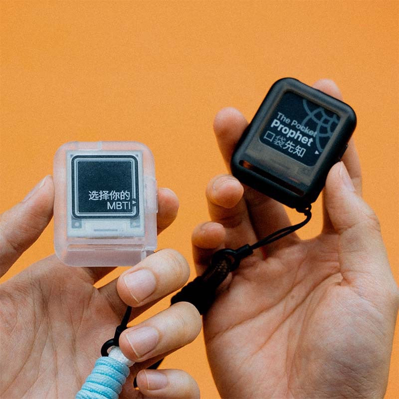Meenova MindReset Rand/0 Pocket Prophet – E-Ink Decision Companion